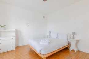 Spacious 3BD Flat w Garden Near Clapham Common